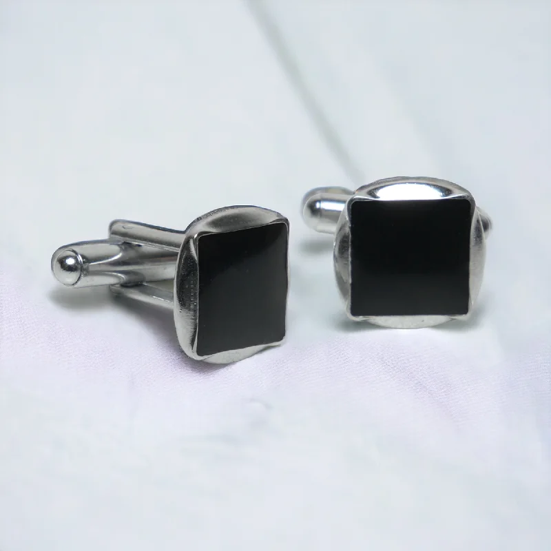 Cufflinks with subtle animal motifs for an understated and stylish look-Chokore Circular Square Cufflinks (Black)