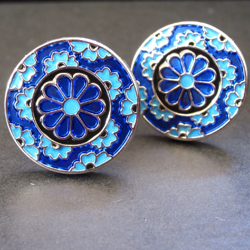 Best cufflinks with silver plating for an affordable yet luxurious appearance-Blue Triple Flower Cuff Link