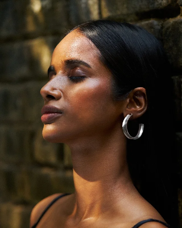 Best hoop earrings with hammered gold for a rustic yet elegant look-Batur Hoops Thin - Silver