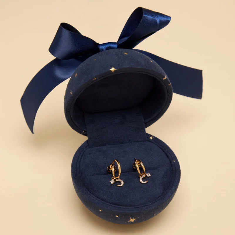 Best hoop earrings with butterfly motifs for a playful and whimsical appearance-Bauble Ornament Cosmic Gift Set in Gold