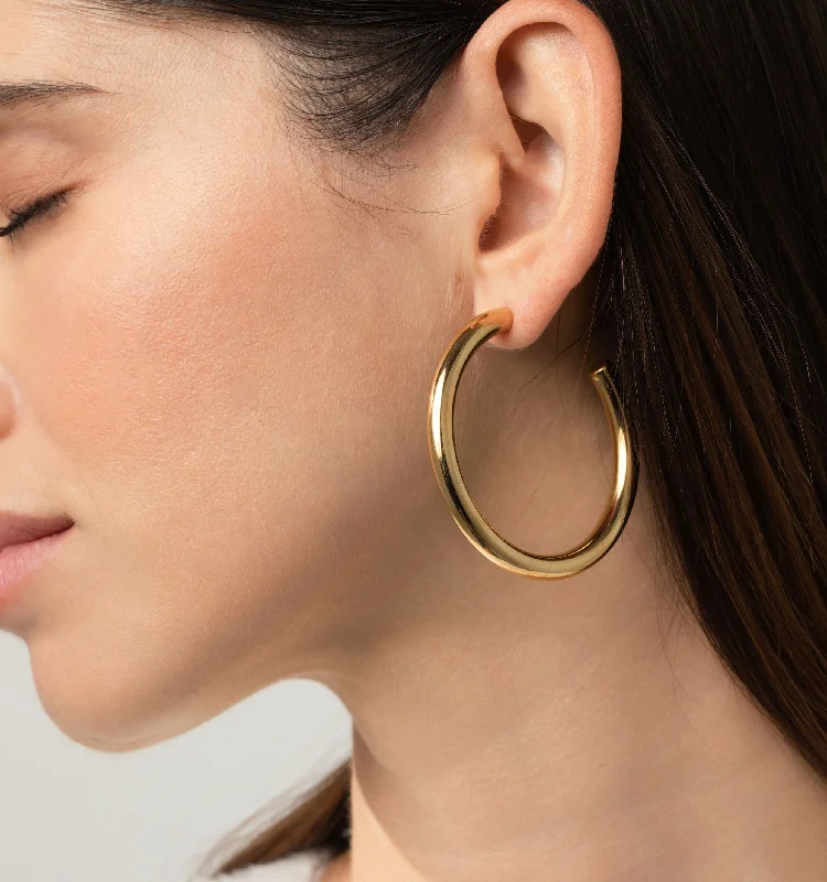 Best hoop earrings with geometric triangle shapes for a modern, chic design-Gigi Round Hoops - 50mm