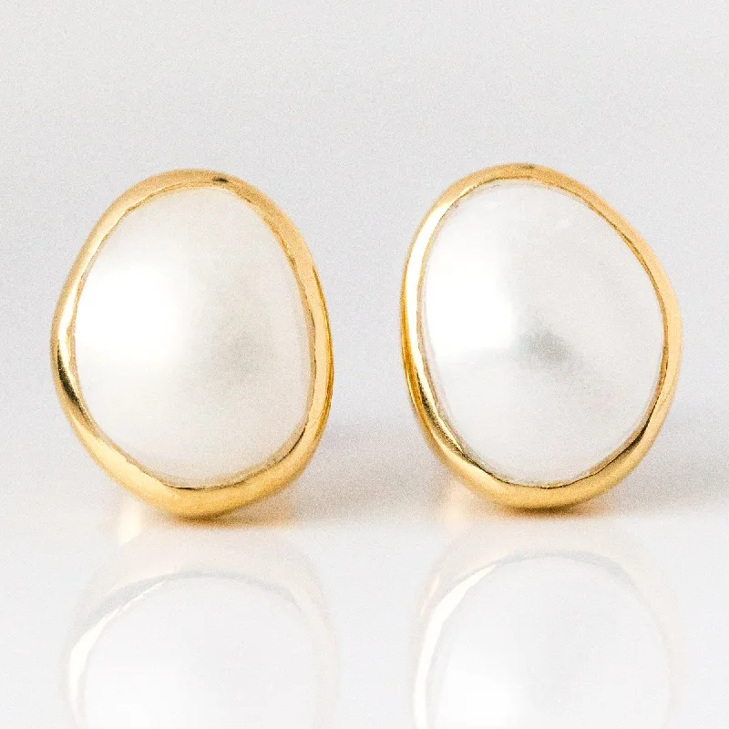 Best hoop earrings with minimal embellishments for a sleek and modern look-Pearl Simple Earrings